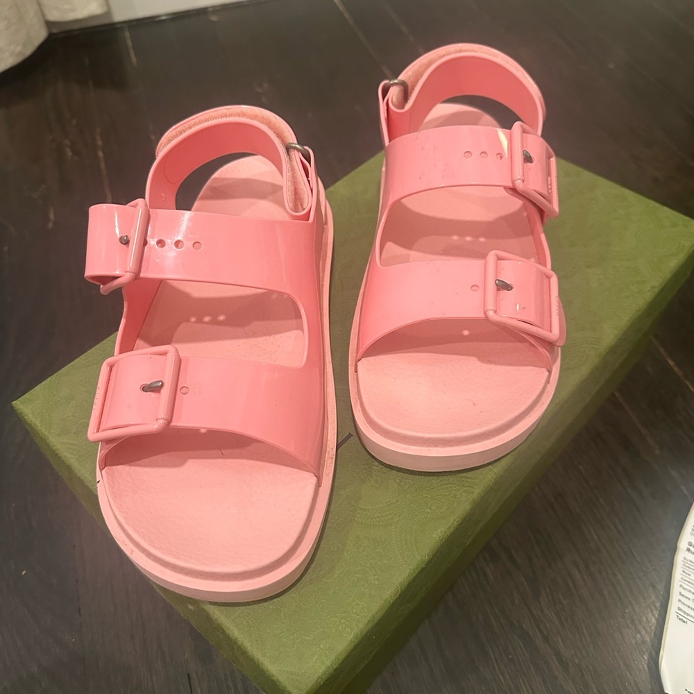 Gucci Women’s Pink Rubber Sandals Size 38 including box